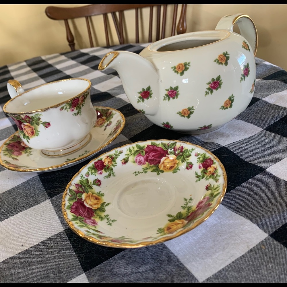 Royal Albert Country Roses China